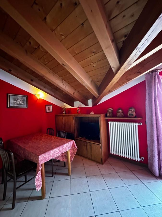 Residence Laguna Beach Pianello Del Lario Екстериор снимка