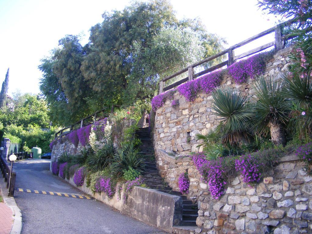 Residence Laguna Beach Pianello Del Lario Екстериор снимка