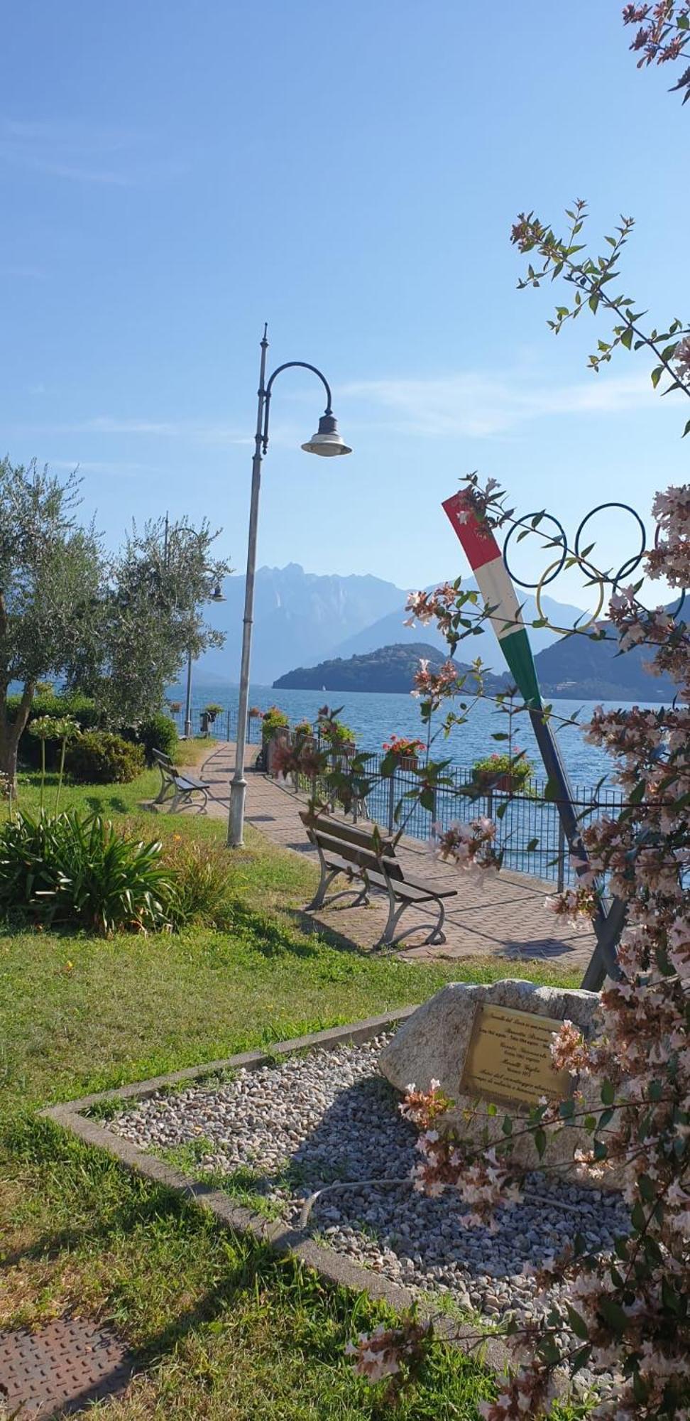 Residence Laguna Beach Pianello Del Lario Екстериор снимка