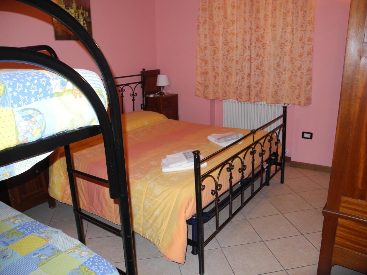 Residence Laguna Beach Pianello Del Lario Екстериор снимка