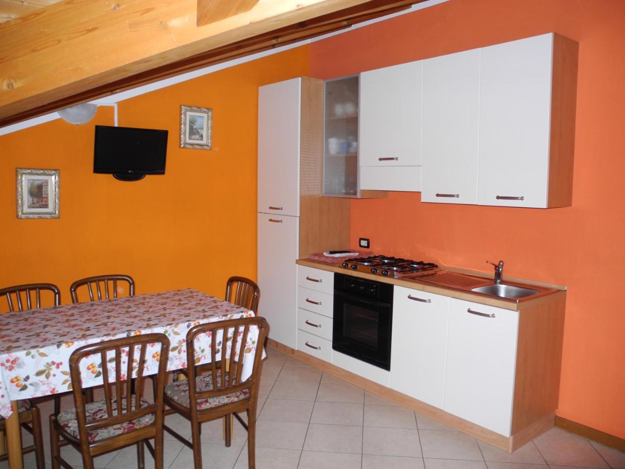 Residence Laguna Beach Pianello Del Lario Екстериор снимка