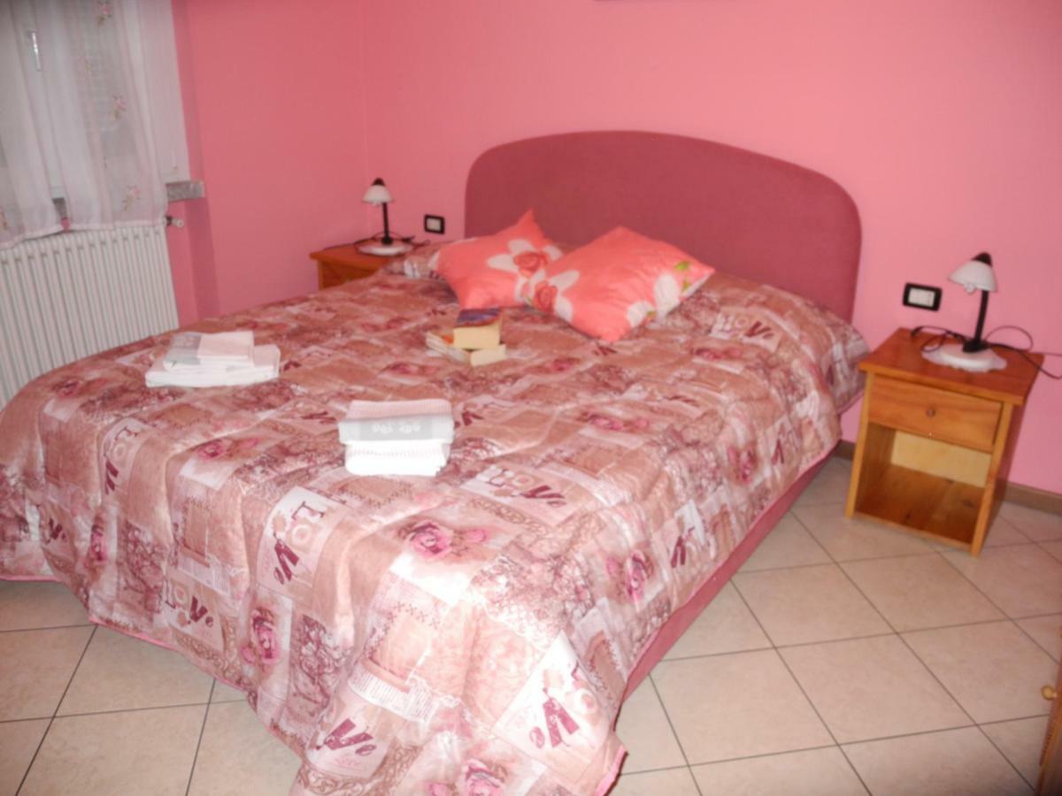 Residence Laguna Beach Pianello Del Lario Екстериор снимка